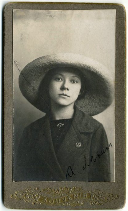 anna_lacis.jpg