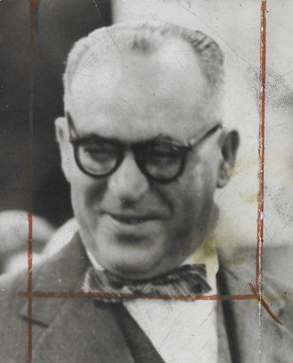 lossy_page1_330px_guimaraes_rosa_anos_1960tif.jpg