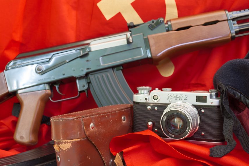 cold_war_communism_fed_camera_kalashnikov_1389193.jpg