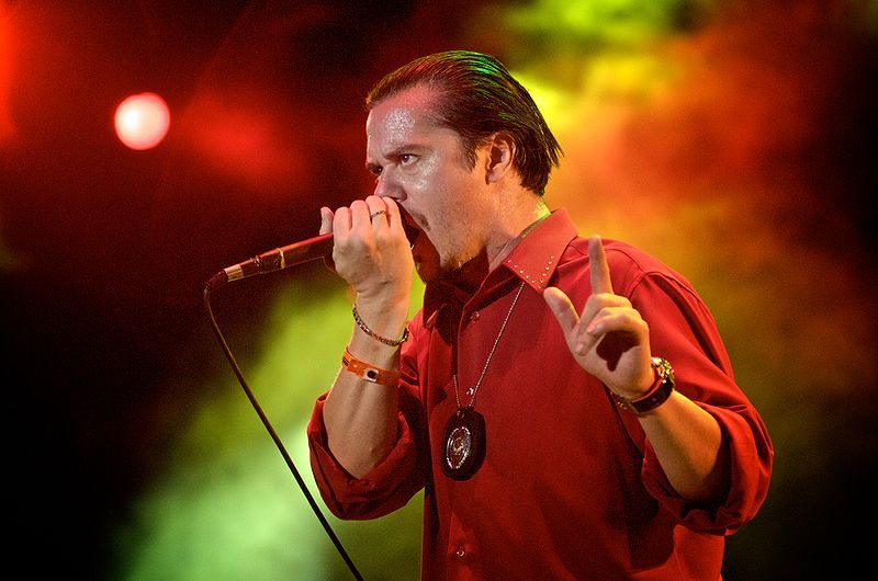 800px_faith_no_more_at_maquinaria_festival_02.jpg