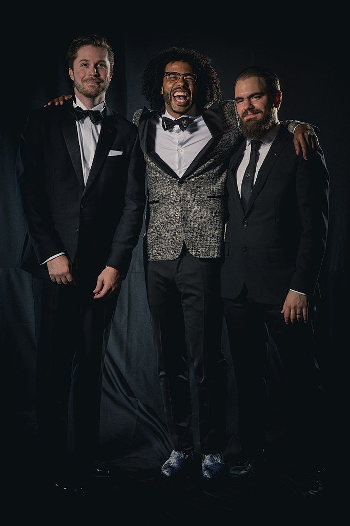 683px_portrait_photoshoot_at_worldcon_75_helsinki_before_the_hugo_awards_clipping.jpg