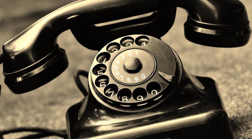 telefon.jpg