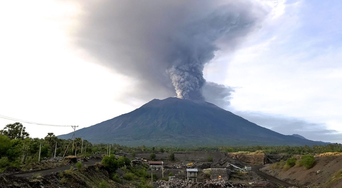 mount_agung_november_2017_eruption_27_nov_2017_03.jpg