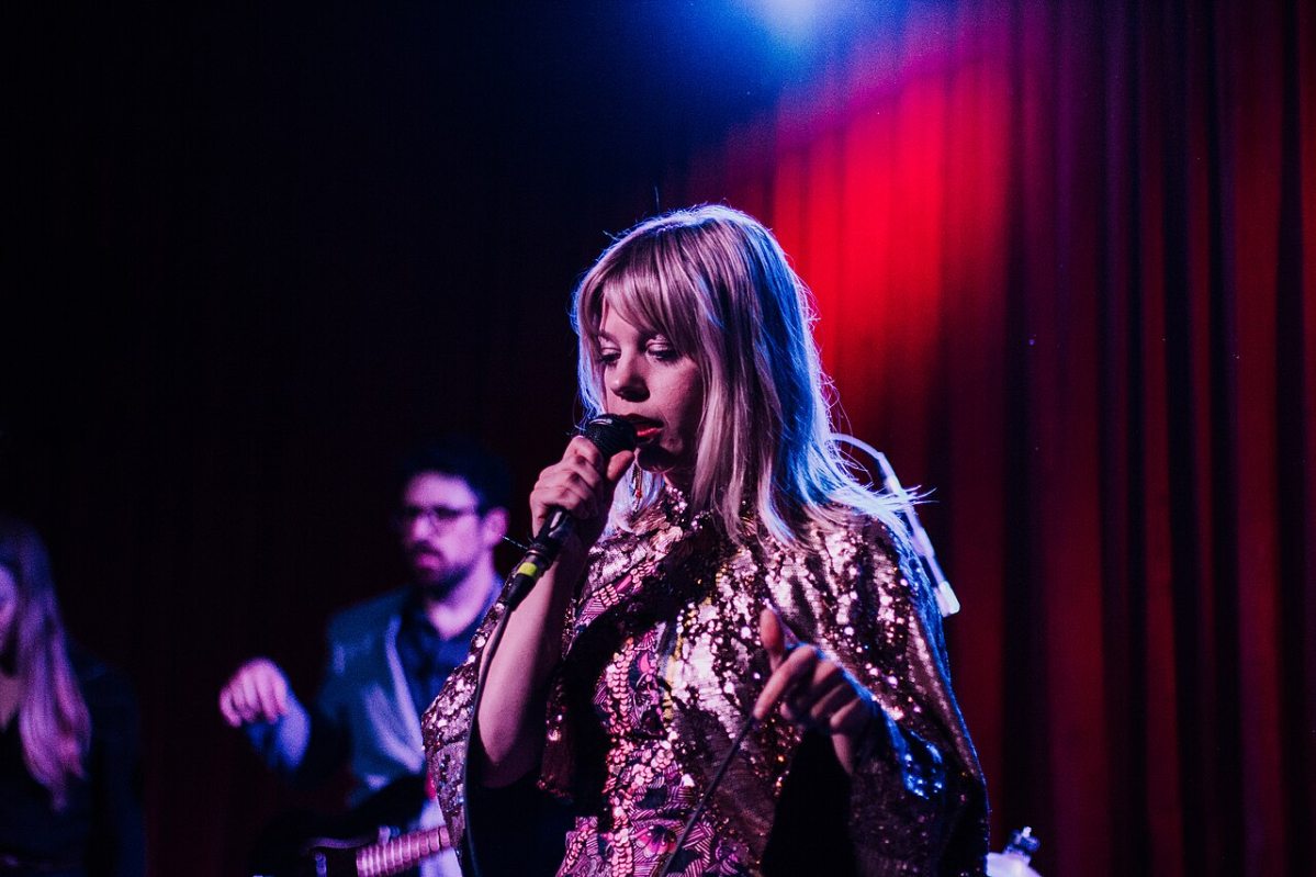basia_bulat_playing_in_2016.jpg